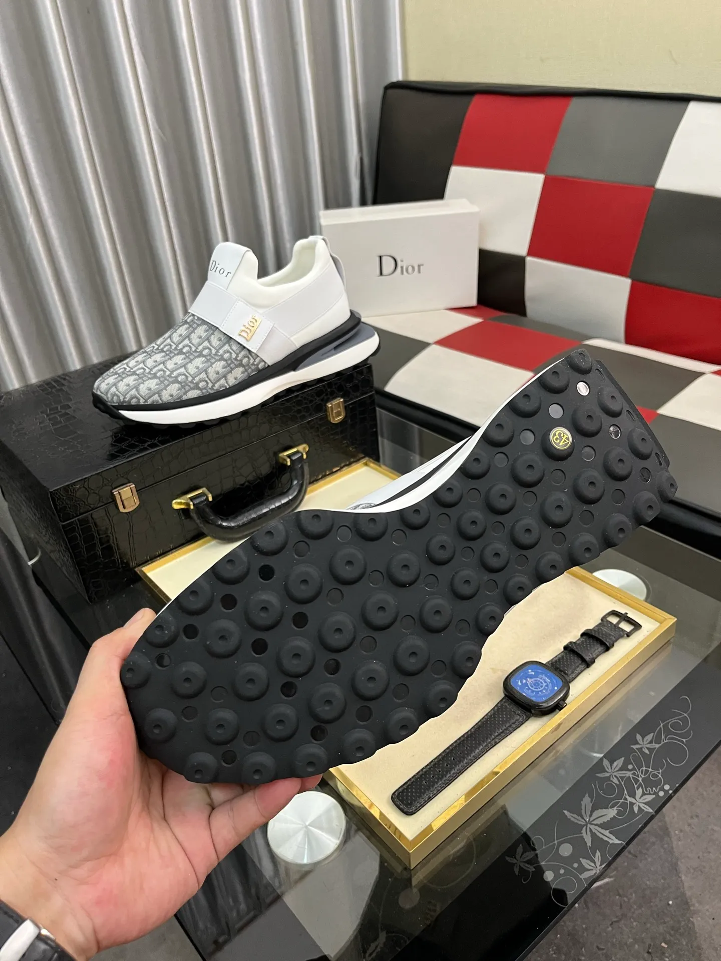 Men's Men's Shoes 💰458⌚️⌚️Dior [Dior] men's casual and trendy shoes are on the market! Strong British fashion style, the upper is made of nubuck leather with printed fabrics, comfortable pigskin lining, and original molded outsole. Designed by European and American masters, the perfect shape creates high quality, super versatile and very comfortable. High-end without losing taste, fashionable and novel! Code number: 38～442️⃣Colors available